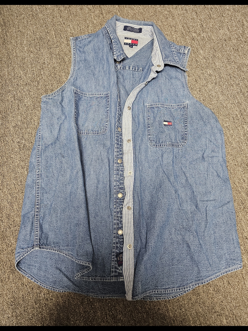 Tommy Hilfiger Women's Blue Denim Sleeveless Button-Up Shirt